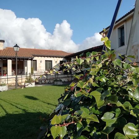 Alojamiento Rural La Henera San Juan de Ortega Eksteriør bilde